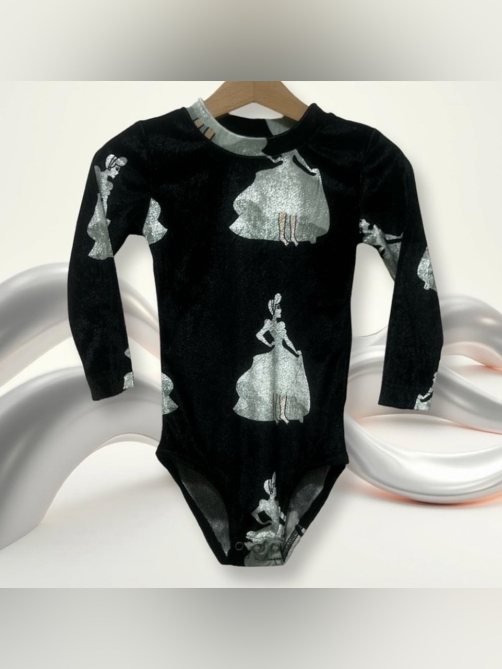 Caroline Bosmans Cinderella Bodysuit
Great condition
2 years
Black
Retail: $150
